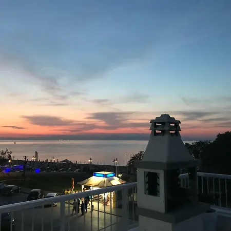 Riviera アパート