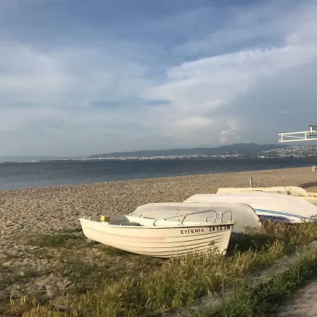 Riviera アパート Peraía