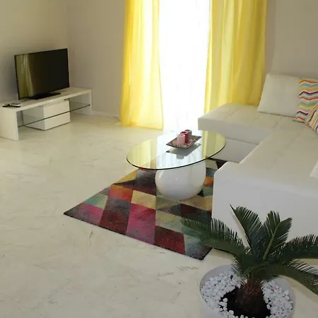 Apartament Riviera *