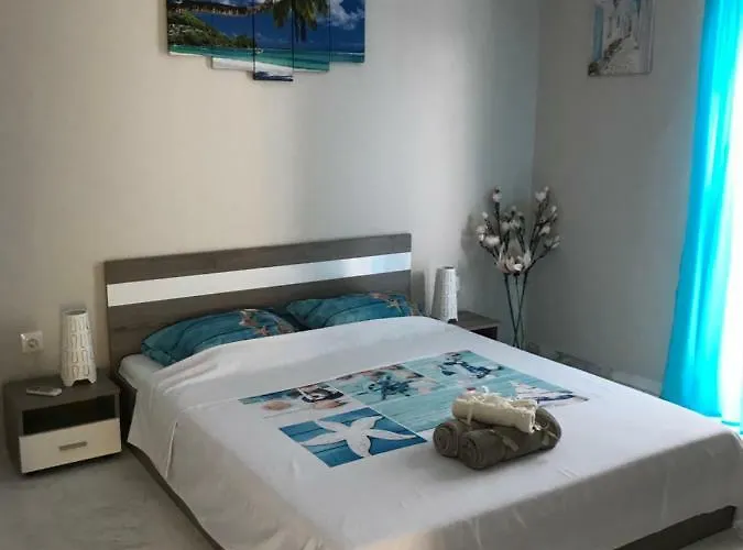 Riviera Peraía